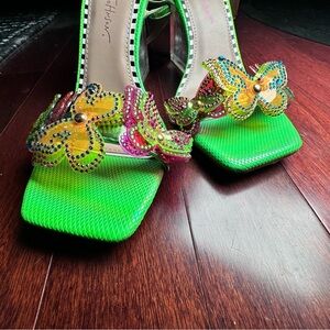 Betsey Johnson Gordon Green Wedges Butterfly Accents Festival Party Designer 8.5